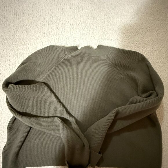 LA Hearts cropped, boxy, mockneck sweater in olive green in size L - Picture 6 of 6